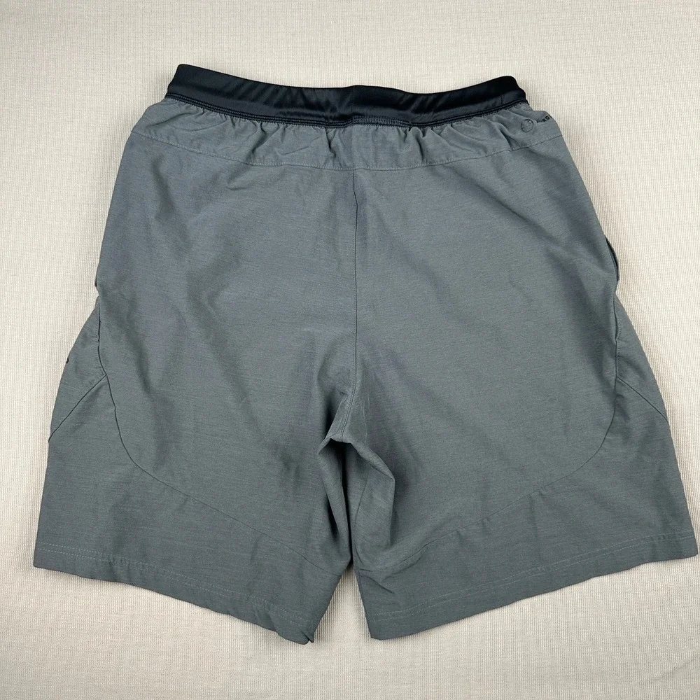 Adidas Aeroready Mens Gray Athletic Training Shorts Medium Black Trim Zipper Pkt